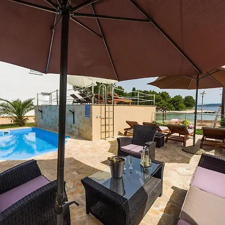 2 Bedroom Front In * Ždrelac