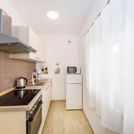 Awesome In With Kitchen Апартаменты
