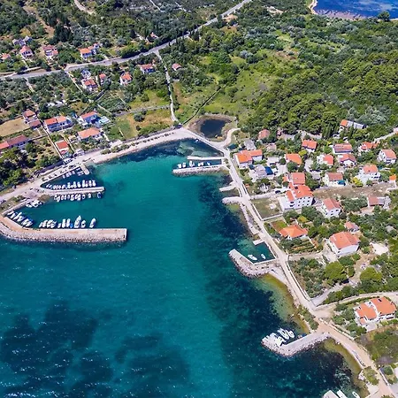 Gorgeous In Ždrelac