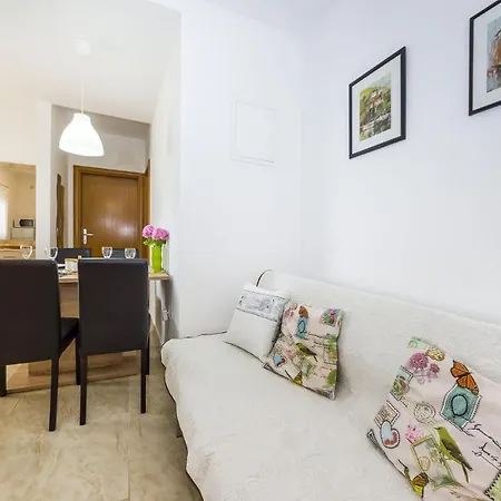 Διαμέρισμα 2 Bedroom Front In *