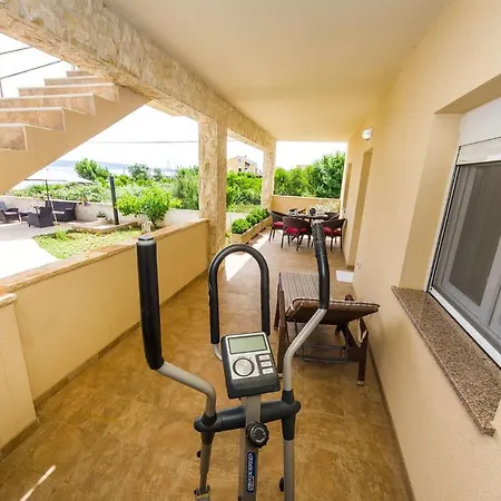 2 Bedroom Front In * Ždrelac