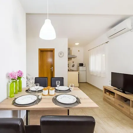 Διαμέρισμα 2 Bedroom Front In *